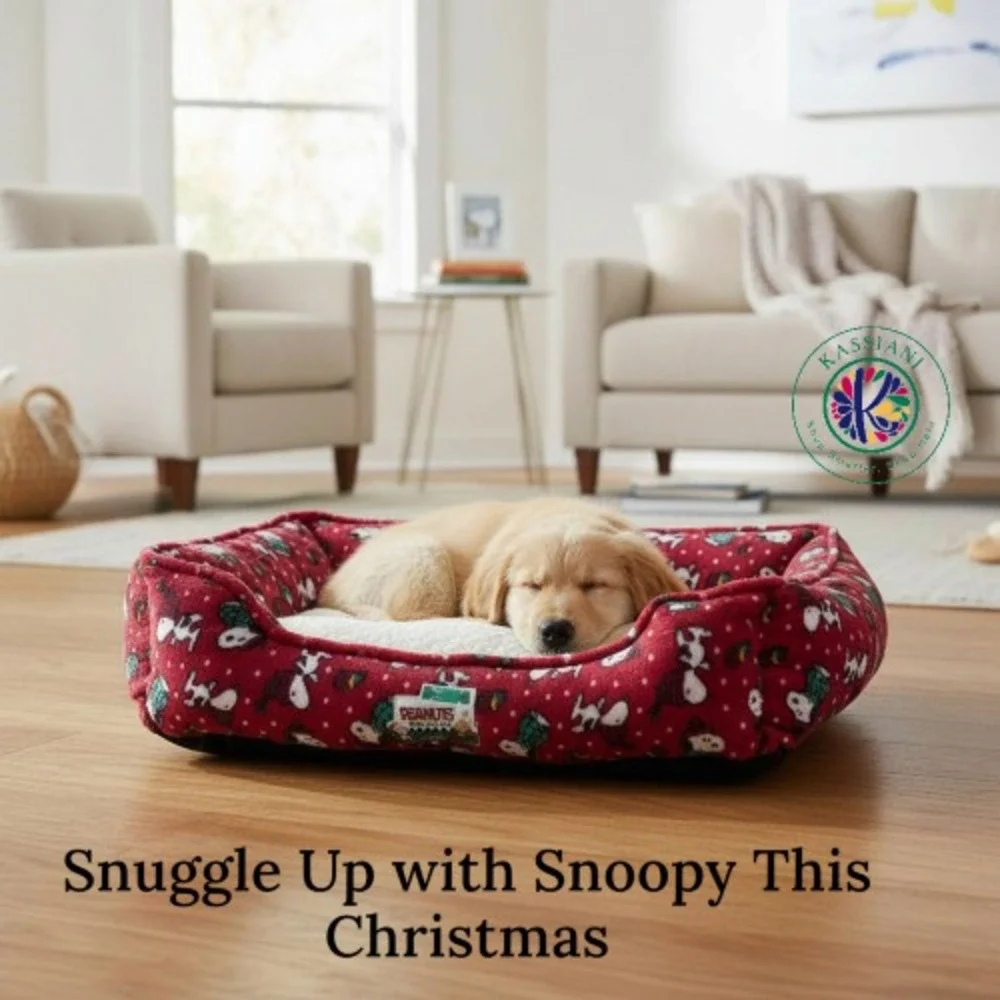 Peanuts Snoopy Christmas Cozy Pet Bed 22